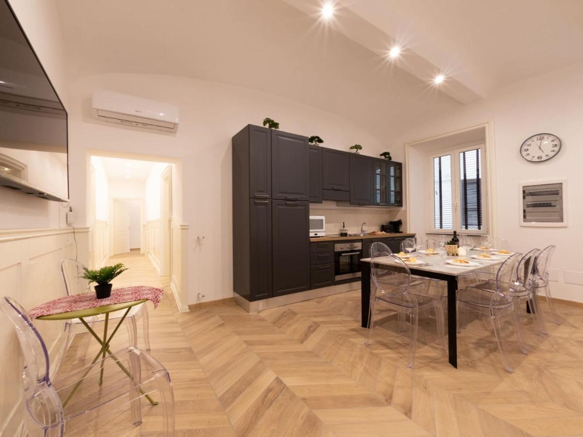 The Rent - Elegant Five-bedrooms Near Colosseo Apartamento Roma