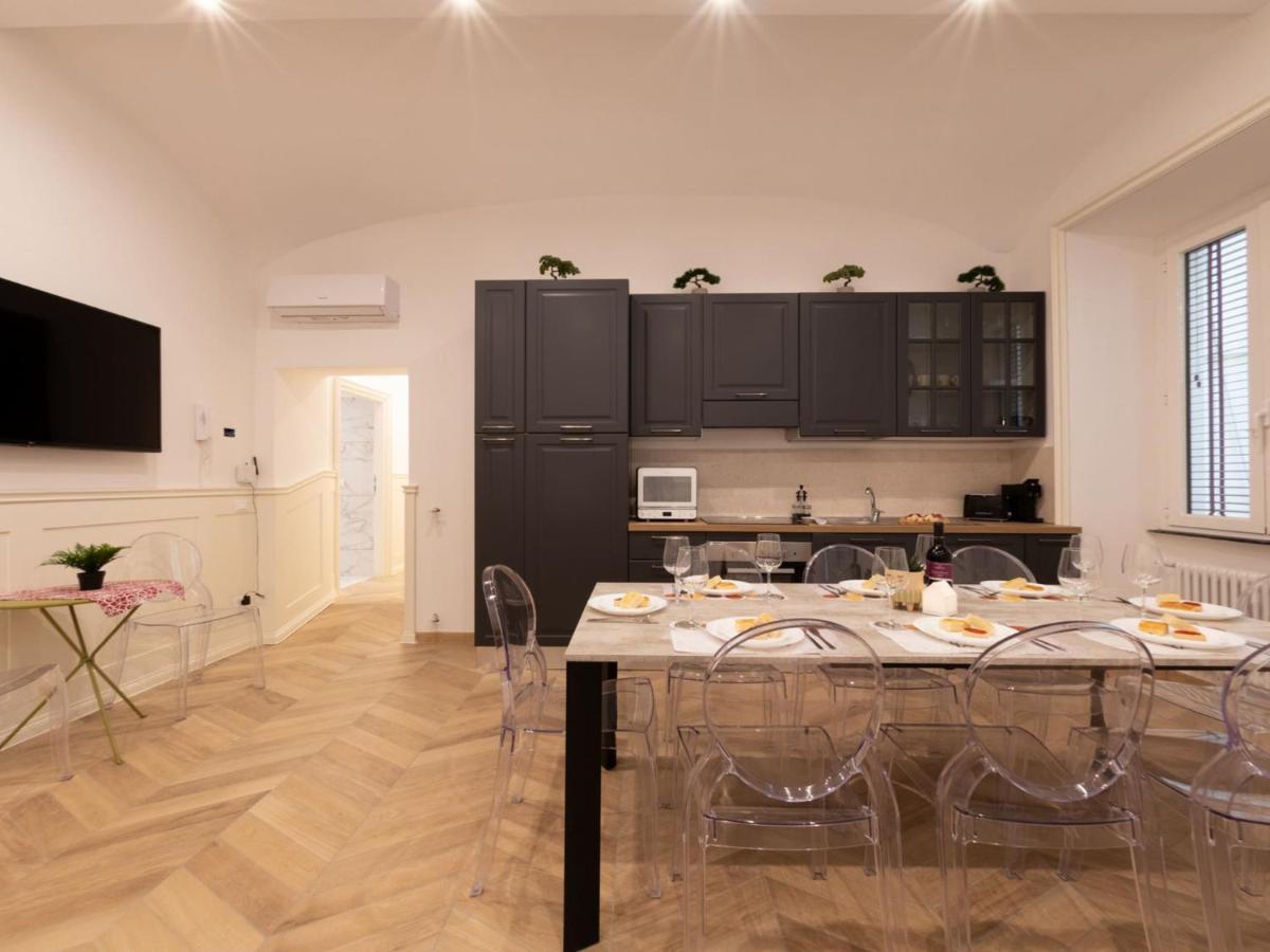 The Rent - Elegant Five-bedrooms Near Colosseo Apartamento Roma