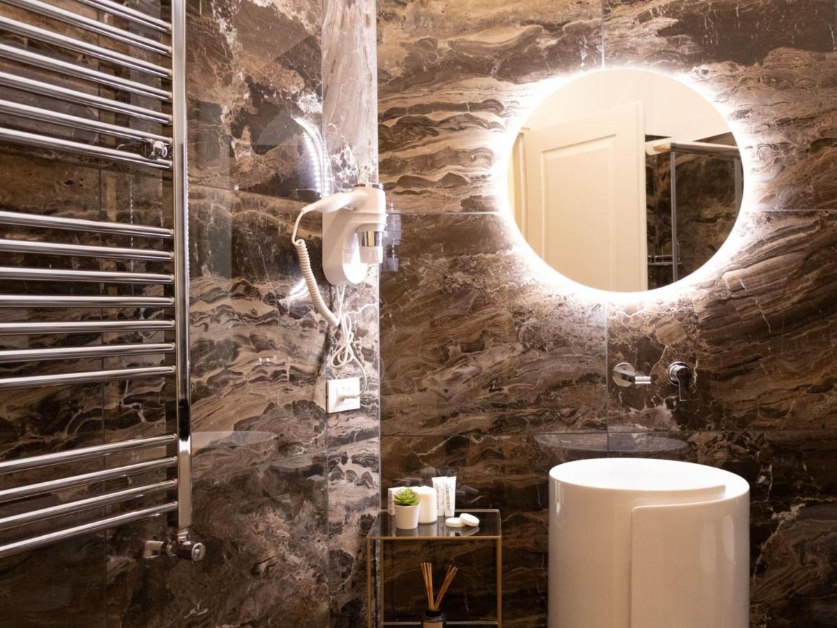 The Rent - Elegant Five-bedrooms Near Colosseo * Roma
