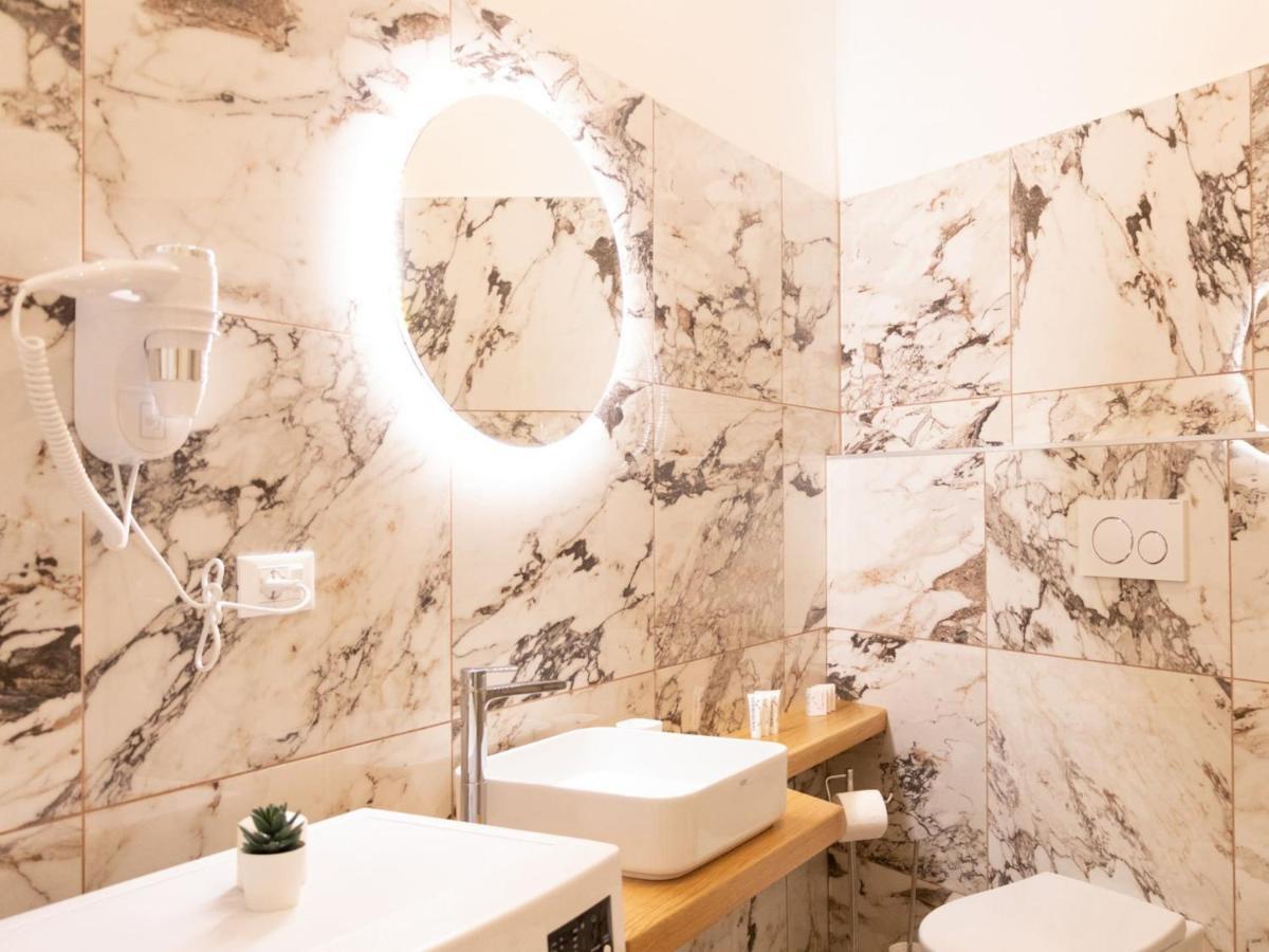 The Rent - Elegant Five-bedrooms Near Colosseo Appartamento