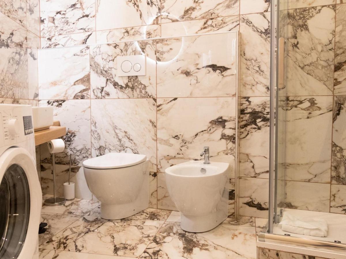 The Rent - Elegant Five-bedrooms Near Colosseo Appartamento
